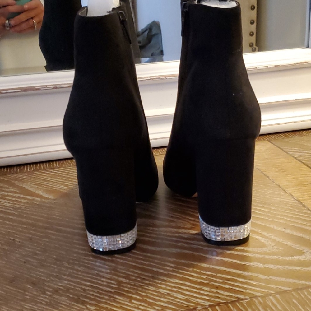 Boots - Picture 3 of 4